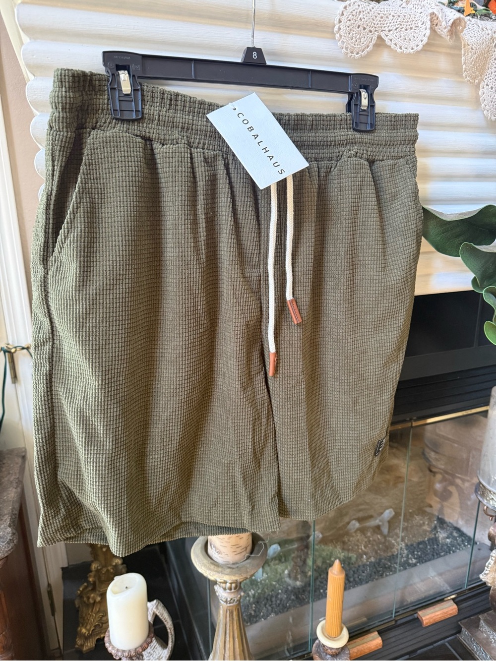 Classic Olive Green Waffle-Texture Drawstring Athletic Shorts